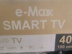 32 " QLED 40 Smart TV