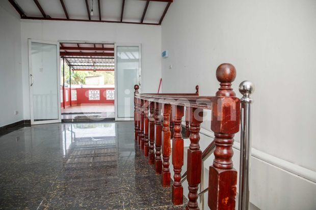 3story Building for Sale in Boralesgamuwa Lake Road
