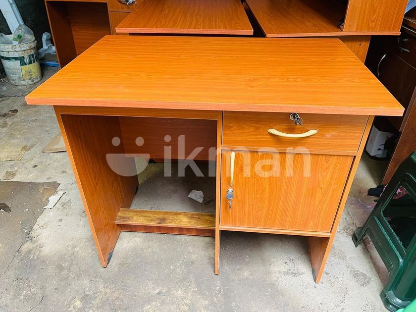 3x2 F/Rest Cherry Color Office Table Kottawa ikman
