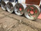 4 Alloy wheels