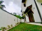 4 Attach Bathrooms Luxury House for Sale in Thalawathugoda