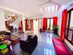 4 Bed luxury upstairs house for rent Rajagiriya