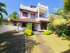 4 Bed Rooms Bath House For Sale in Negombo