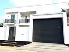 4 Bed Rooms with Up House Sale in Negombo Area
