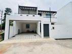 4 Bed with Brand New House Sale Athurugiriya