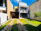 4 Bed With Brand New Super House In Malabe