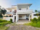 4 Bed with Luxury House sale Athurugiriya