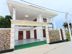 4 Bedroom House for Sale in Boralesgamuwa