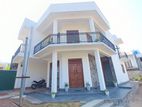 4 Bedroom House for Sale in Kahathuduwa