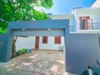 4 Bedroom House in Boralesgamuwa Near Lake - Maharagama