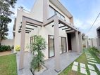 4_Bedroom Luxury House For Sale Athurugiriya