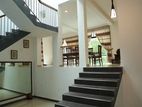 4 Bedroom Luxury Three Storied House for Sale - Kandy (EM579)