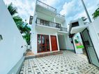 4 Bedrooms 2 Story House for Sale in Athurugiriya