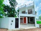 4 Bedrooms 2 Story House for Sale in Athurugiriya