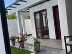 4 Bedrooms house for rent Seeduwa Liyanagamulla with solar panel