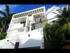 4 Bedrooms Luxury House for Sale in Colombo 5 - PDH72