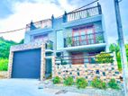 4 Bedrooms / Ultra Mordern 3 Storied House - Kahatuduwa