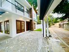 4 Br Luxury Furnished House for Rent Wijerama Colombo