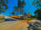 408 ප්‍රධාන බස් පාරට මුහුණ ලා නේවාසික බිම් කොටස්