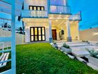 4Bed Rooms With Great Quality Modern Design Up House for Sale in Negombo