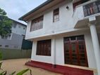 4BR House for rent in Colombo 5