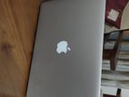 Apple Macbook 4gb 128gb
