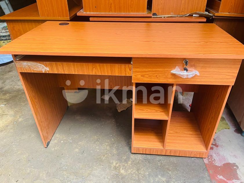 4x2ft Computer Table for Sale Kottawa ikman