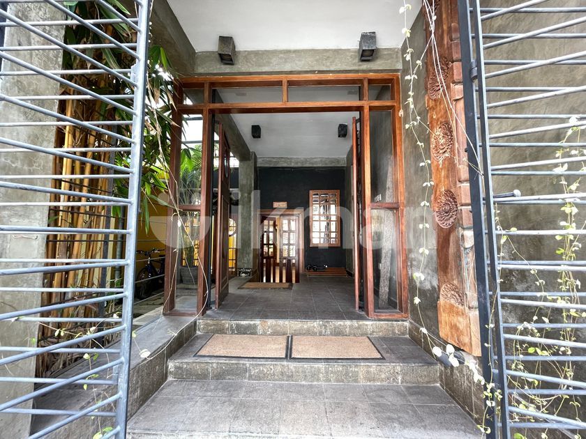 5 Bedroom House for Rent at Lake Gardens Rajagiriya ikman