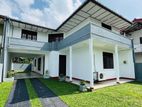 5 Bedroom House for Sale - Kelaniya (EM396)