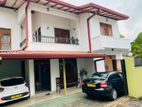 5 Bedroom House for Sale - Piliyandala, Near Bokundara Junction (EM793)