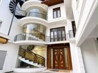 5 Bedroom Luxury House for Rent - Colombo 3 (EM1059)