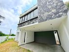 5 BR Battaramulla Thalahena Luxury House For Sale