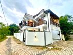 5 Br House with Landscaped Garden for Sale Thalawathugoda