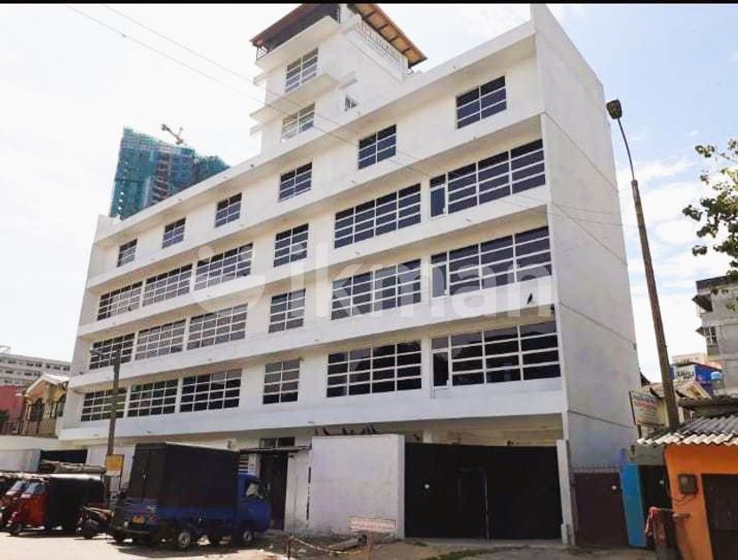 5 Storey Commercial Building for Sale in Slave Island, Colombo 2 ikman