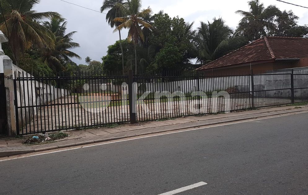 53P Commercial Land Facing Galle Road in Horethuduwa, Moratuwa ikman