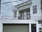 5Bed House for Rent in Mount Lavina