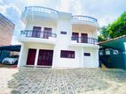 6 Bed Complete 2 Unit House for Rent Thalawathugoda