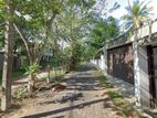 60P Land for Sale in Akuregoda Road, Pelawatte (SL 13914)