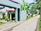 6.5 Perches House For Sale in Battarmulla