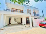 7 Bedroom Luxury House – Boralesgamuwa