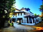 7 Bedroom Luxury House for Sale - Colombo 5 (EM719)