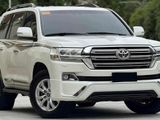 70% Easy Leasing 14% ( 7 Years)Toyota Land Cruiser Sahara V8 2015/2016
