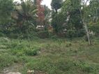 8 Perch Land for sale in Lake Road, Akuregoda