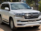 80% Easy Leasing 12% ( 7 Years ) Toyota Land Cruiser Sahara V8 2015