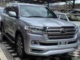 80% Easy Loan 12% ( 7 Years ) Toyota Land Cruiser Sahara V8 2015/2017