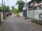 8p land 2 units for sale in Robert Road Kalubowila