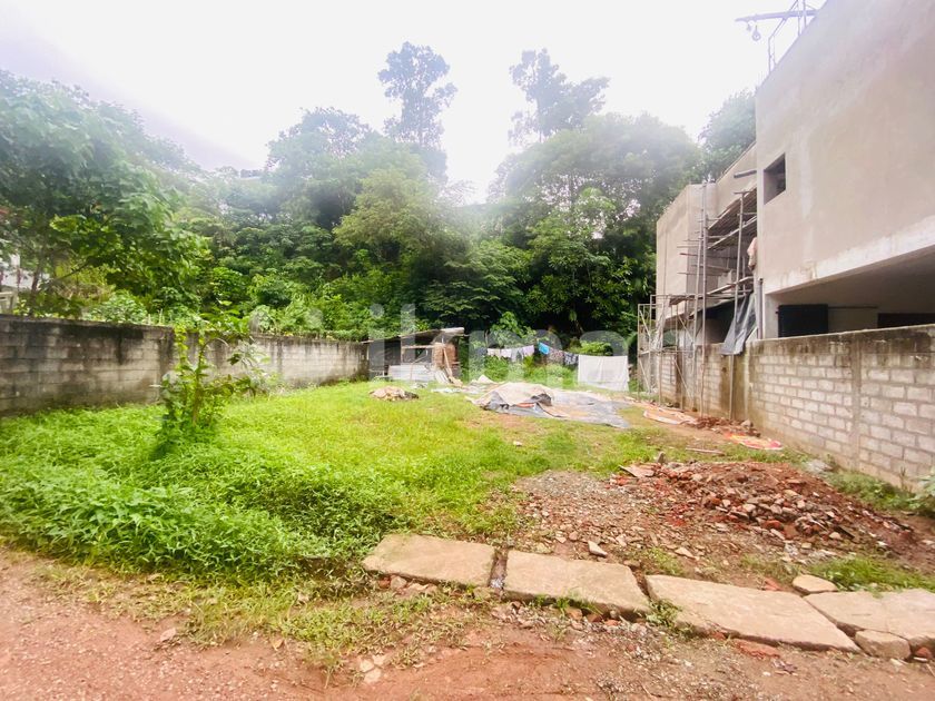 8P Land Close to Jogging Track Mandavila Rd, Kalapaluwawa ikman