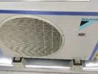 9000BTU Daikin Non Inverter Air Conditioner