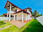 A 5 Bed Rooms Upstairs Brand New Luxury House For Sale In Negombo