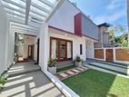 A Beautiful B/N super luxury house for sale in piliyandala